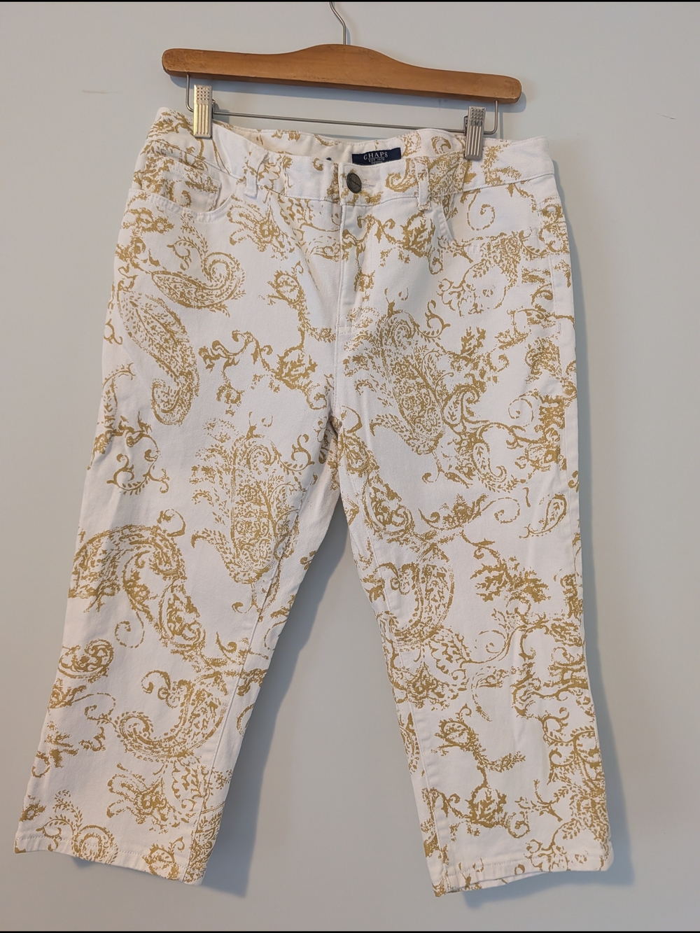 Chaps Women's White and Gold Paisley Capri Jeans